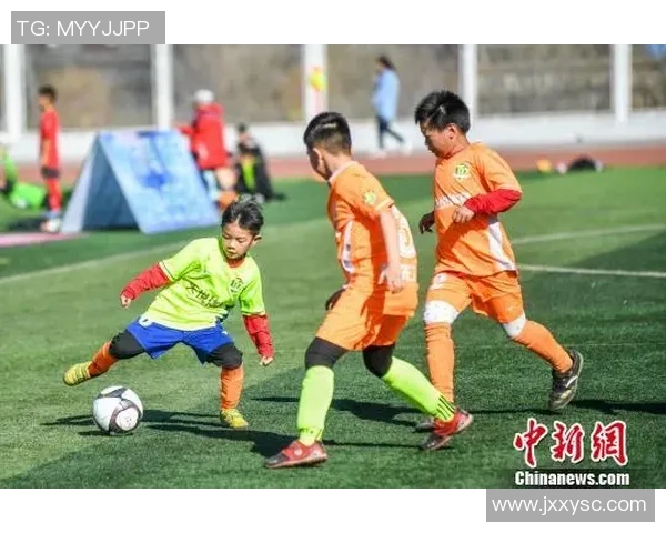 模仿足球明星射门技巧视频教你如何精准进球提升球技